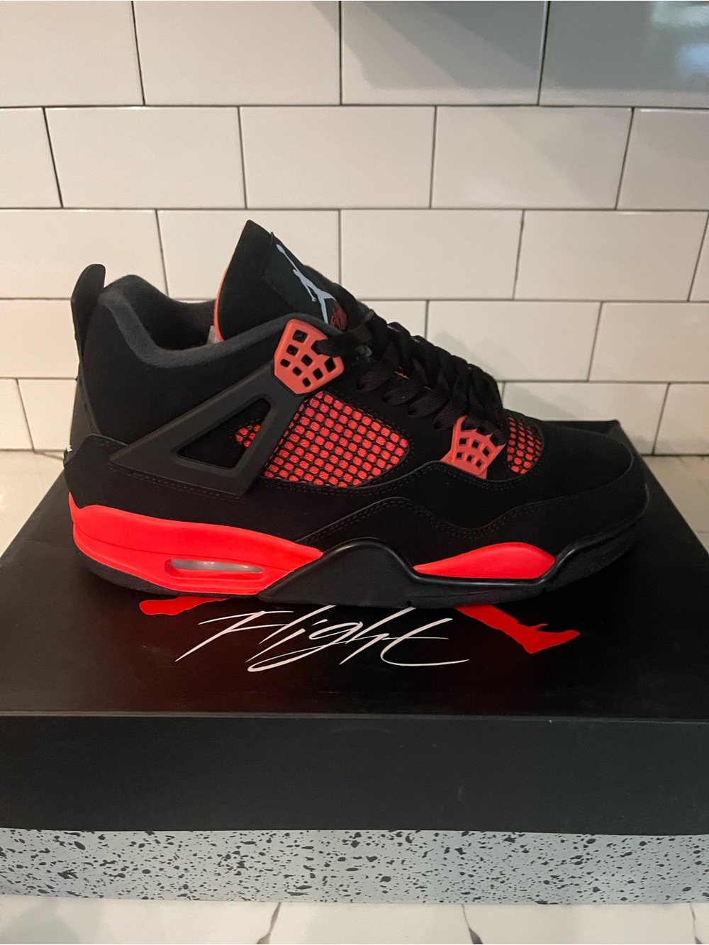 Men’s Retro 4 Red Thunder Size 9.5.